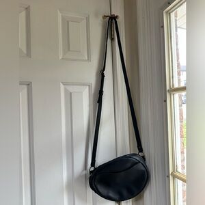 Portland Leather Black Crossbody Bag